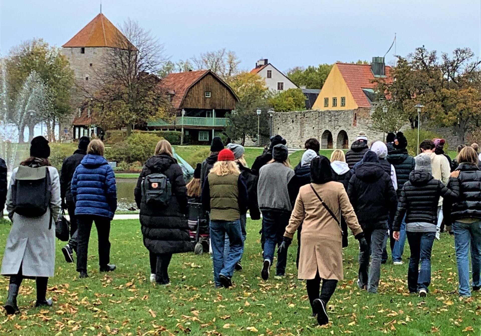 Vandring i Almedalen på hösten